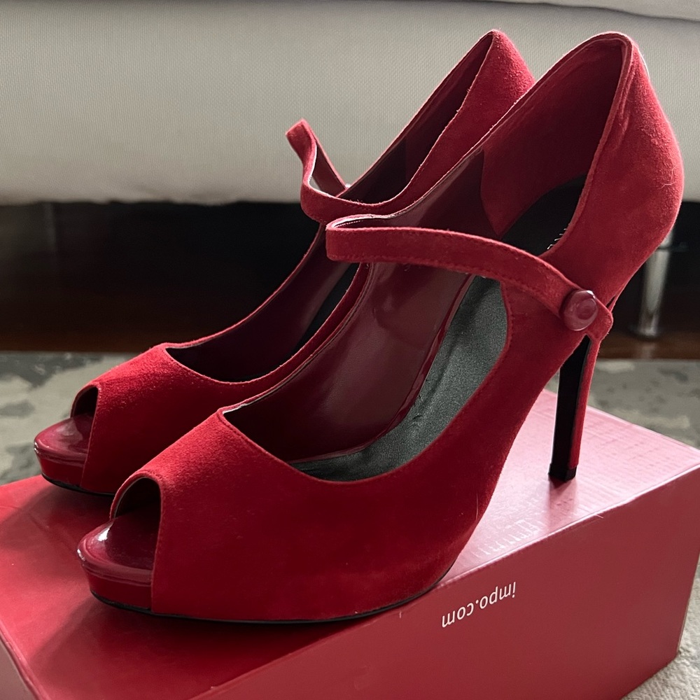 Nine West red heels